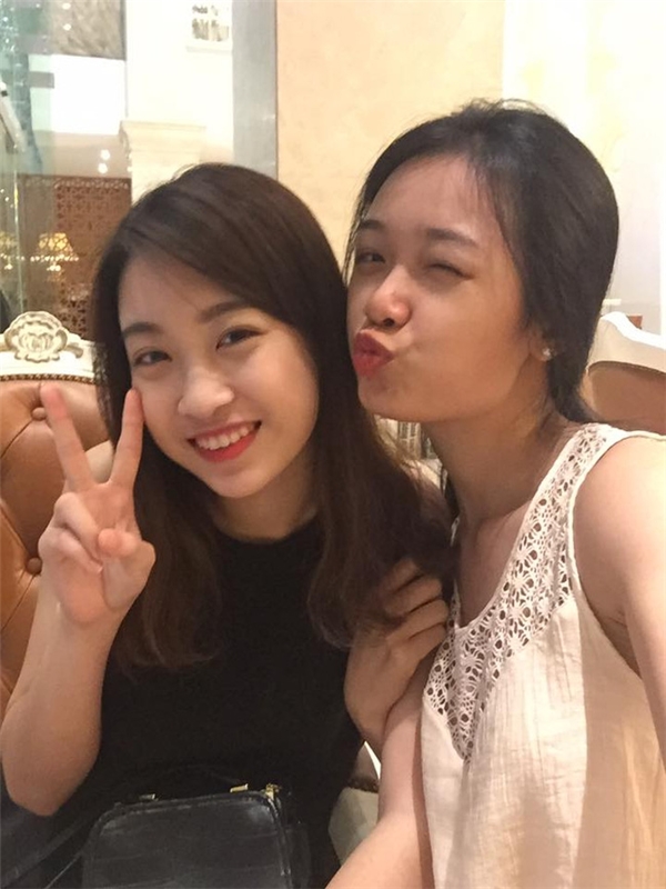Tân Hoa hậu Việt Nam và những khoảnh khắc hồn nhiên bên bạn bè