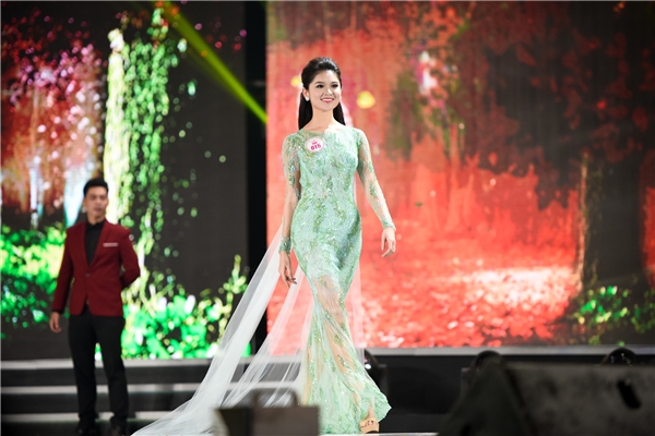 Á hậu 2 Hoa hậu Việt Nam 2016 Huỳnh Thị Thùy Dung