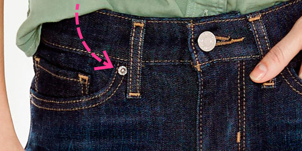 Những chiếc đinh tán xuất hiện trên mọi thiết kế quần jean nhưng không ai để ý