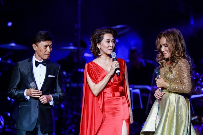 Kỳ Duyên xuất hiện tại sân khấu sau khi Tuấn Ngọc và Thanh Hà vừa hát xong ca khúc Lời yêu thương