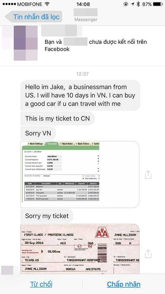 Không chỉ dừng lại ở đó, người này còn nhắn cho Hương Tràm cả ảnh chụp vé máy bay hạng nhất, chứa thông tin họ tên, ngày giờ bay để chứng minh những lời nói của mình là thật.