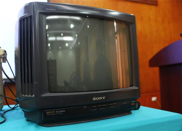 TV 14 inch hiệu Sony "huyền thoại".