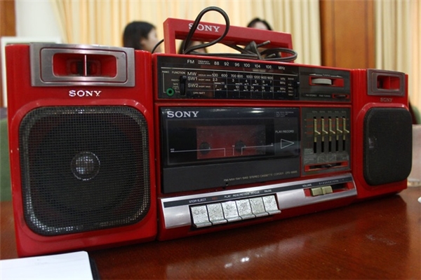 Sở hữu đài cassette Sony là cả mơ ước của giới trẻ thời đó.