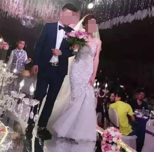 Đám cưới của cặp đôi là chủ đề bàn luận sôi nổi trên mạng xã hội Trung Quốc