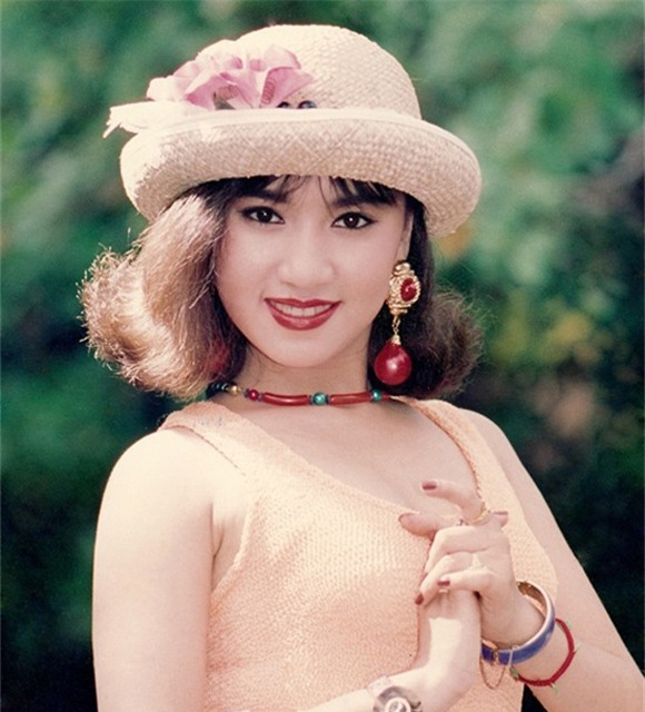 Mũ cói đã tràn ngập thị trường những năm 90 và đến nay các ngôi sao như Thanh Hằng, Hà Hồ, Yến Trang... đều 