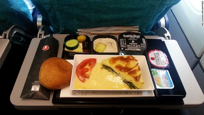 Suất ăn ngon nhất xét trên tổng thể - Turkish Airlines: Hãng hàng không này phục vụ những suất ăn ngon tuyệt do công ty Do&Co cung cấp.