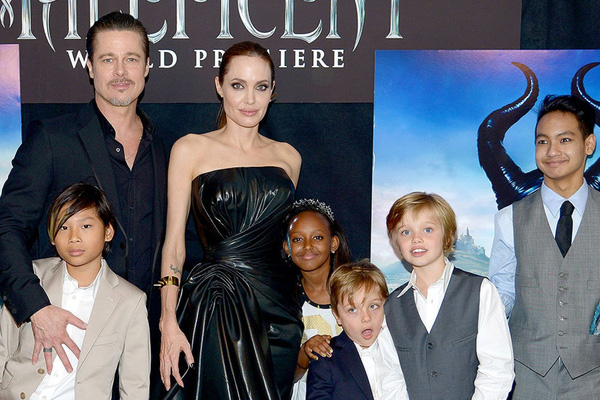 Gia đình Angelina Jolie trong lễ ra mắt phim "Maleficent".