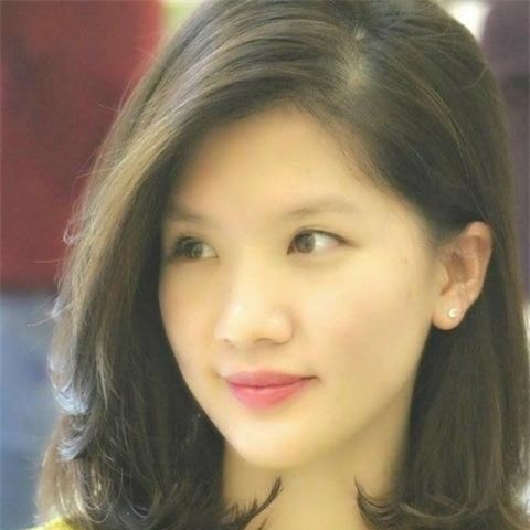 Con gái Chí Trung và diễn viên Ngọc Huyền tên là Huyền Trang, sinh năm 1986. Hiện nay, cô đang làm trợ lý giám đốc cho một công ty sản xuất đồ chơi lớn. Cô từng theo học tại Học viện Ngoại giao, sau khi tốt nghiệp Đại học cô sang Úc học thêm về chuyên ngành marketing 1 năm