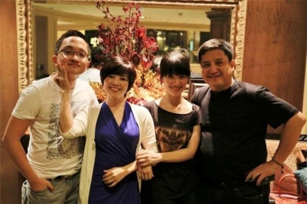 Gia đình hạnh phúc của cặp vợ chồng Chí Trung – Ngọc Huyền