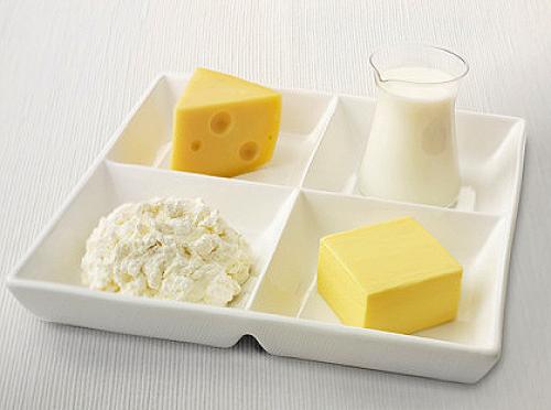Sữa là thực phẩm cung cấp cho trẻ những khoáng chất căn bản để tạo nên cấu trúc của xương 