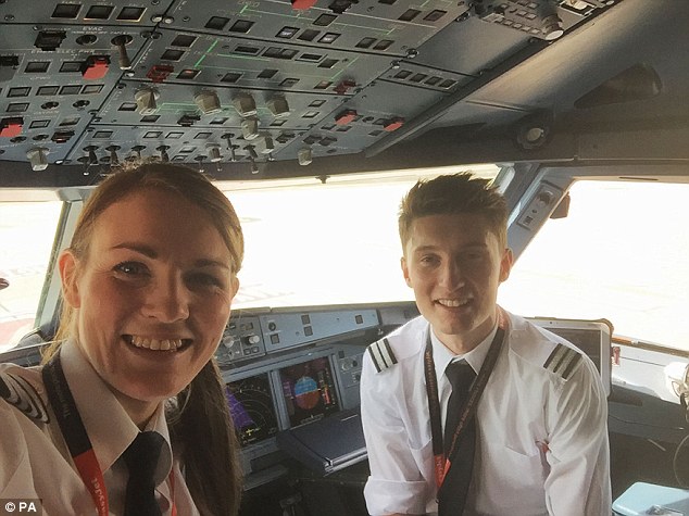 Kate là nữ cơ trưởng trẻ nhất của hãng hàng không EasyJet và trên toàn thế giới.
