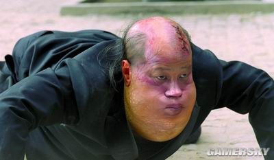 Lương Tiểu Long trong phim Tuyệt đỉnh Kung Fu đóng cùng Châu Tinh Trì.