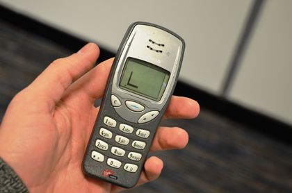 Bán được 160 triệu máy, ra mắt năm 1999. Nokia 3210 xếp ở vị trí số 3