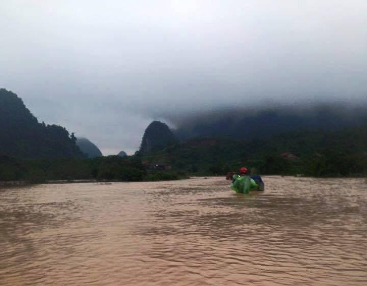 Hai huyện miền núi của Quảng Bình là Minh Hóa và Tuyên Hóa cũng bị ngập lụt nghiêm trọng. - (Ảnh: H.P).