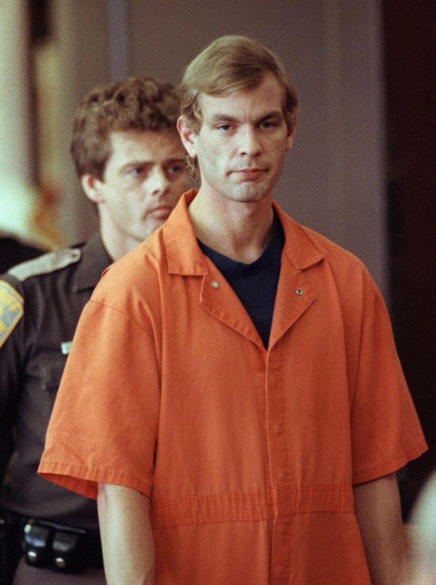 Tổng cộng Jeffrey Dahmer đã lĩnh án 957 năm tù