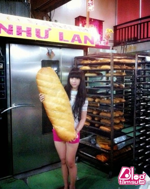 Tiệm bánh mỳ “khủng bố” nhật Việt Nam