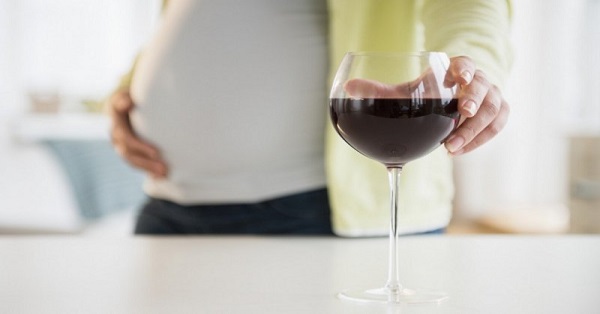 Mỗi ngày uống một ly vang đỏ có thể giúp tăng tỉ lệ mang thai.