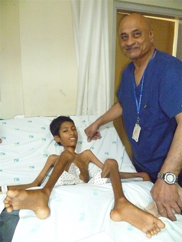 Bác sĩ Rajagopalan Krishnan - người chịu trách nhiệm phẫu thuật cho Mahendra