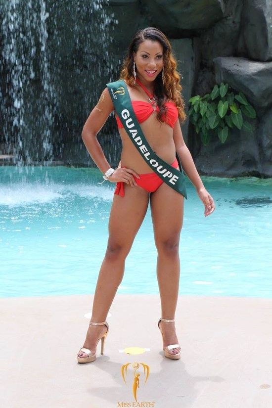 Người đẹp đến từ Guadeloupe cũng là một thí sinh sở hữu vòng eo trên 70. Cụ thể, cô cao 1m70 với số đo 3 vòng lần lượt là 89-75-98