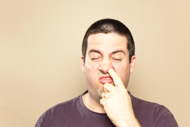 Nếu quá tay bạn có thể làm rách lớp nêm mạc mỏng manh trong mũi