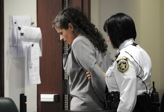 Dorice Moore trong ngày phán quyết mức án chung thân vì giết người.