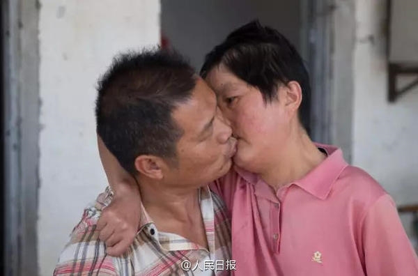 Tình cảm và hành động mà anh Dư Giang Minh dành cho vợ mình khiến nhiều người phải ngưỡng mộ
