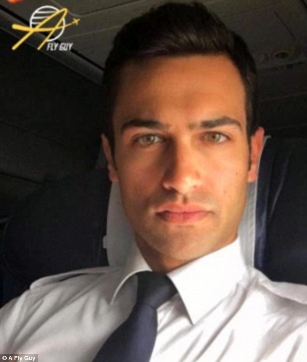 Một thành viên của hãng hàng không El Al Airline tại Israel. 
