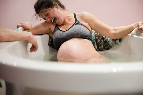Vùng kín là bộ phận chịu tổn thương nặng nề khi mang bầu và sau sinh
