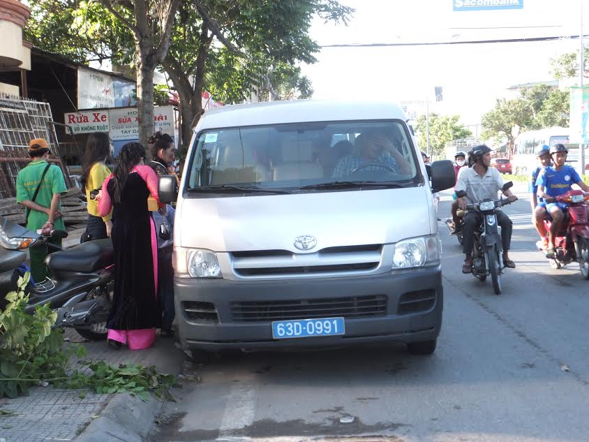 Chiếc xe mà công an huyện Tiền Giang cho nhà trai mượn để đi đón dâu.