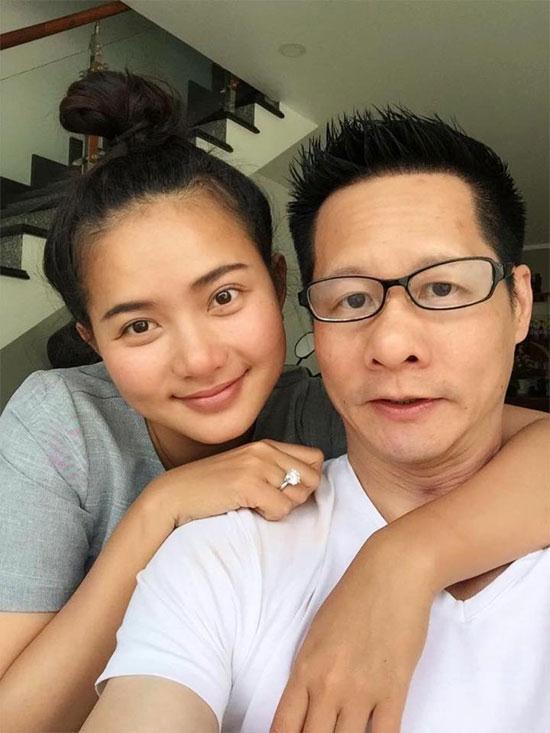 Đức An trẻ trung hơn rất nhiều từ sau khi kết hôn với Phan Như Thảo. Anh cũng thường xuyên chụp hình selfie cùng vợ.
