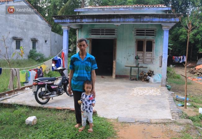 Căn nhà của ông Vân nằm nép mình khiêm tốn bên ngã ba Cây Cốc, thị trấn Hà Lam