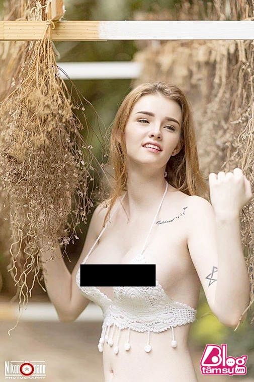 Cô nàng là người được săn đón nhiều nhất nhì Thái Lan cho những shoot hình bikini quyến rũ.