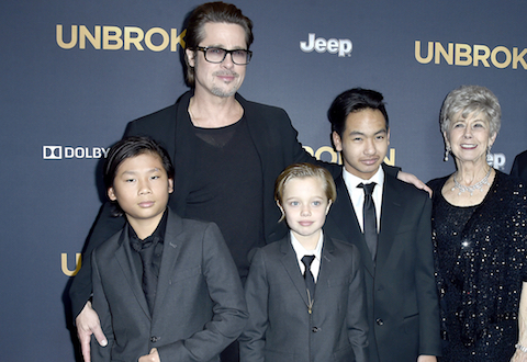 Pax Thiên cùng Brit Pitt và 2 anh em Maddox, Shiloh trong sự kiện ra mắt bộ phim "Unbroken" vào tháng 12/2014