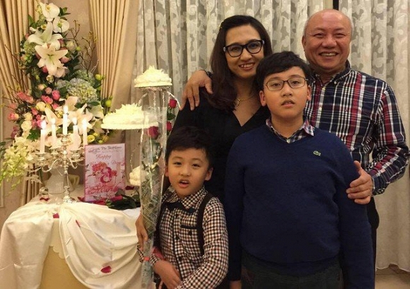 Và hơn thế chính là cuộc sống gia đình hạnh phúc viên mãn của BTV xinh đẹp này bên 2 cậu con trai và người chồng tài năng – PGS.TS Nguyễn Văn Thạch (Bệnh viện Việt Đức).
