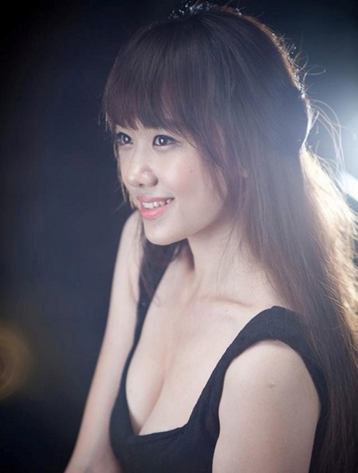 Vẻ đẹp ngọc ngà nữ tính của “gái ngoan” làng giải trí Việt trong quá khứ.