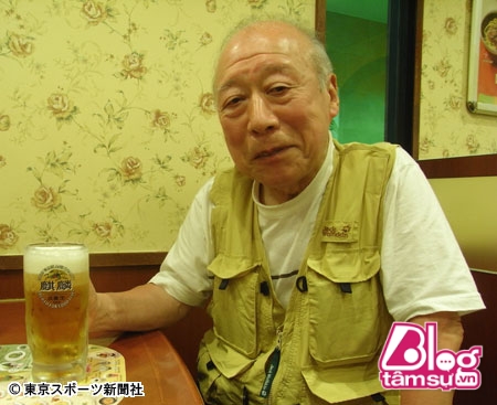 Dù đã bước sang tuổi 82 nhưng Shigeo Tokuda vẫn là một diễn viên đầy nhiệt huyết với nghề, thậm chí ăn đứt nhiều sao nam trẻ tuổi.