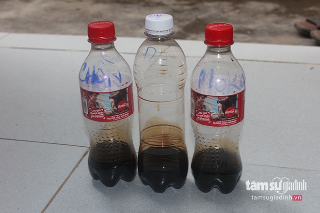 Hóa chất phù phép thành cà phê nhóm PV mua được ở chợ Kim Biên