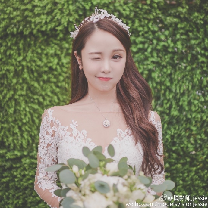 Hotgirl Lâm San San xinh đẹp trong buổi lễ thành hôn