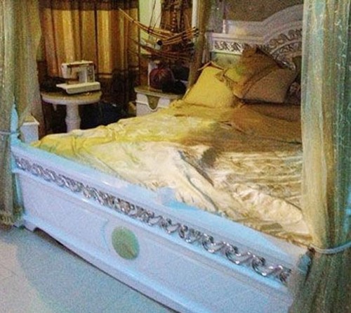 Chiếc giường bằng gỗ sưa giá nửa tỷ của Tàng “Keangnam”