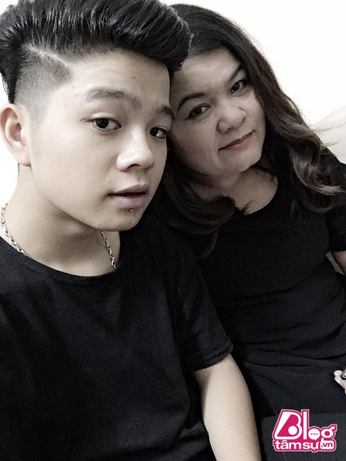 Quang Anh và mẹ