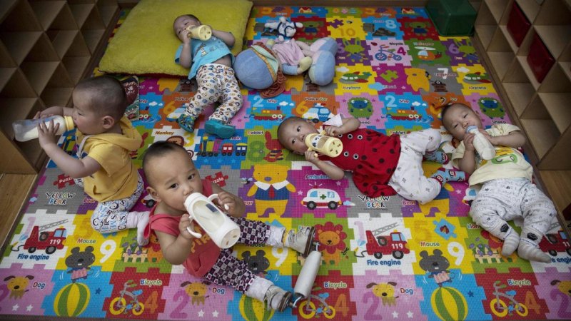 Trẻ mồ côi tại một mái ấm ở Bắc Kinh. (Ảnh: Getty)