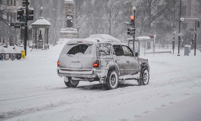 67_snow-storm-car-1